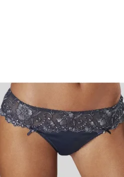 String"Wanda Dessous"